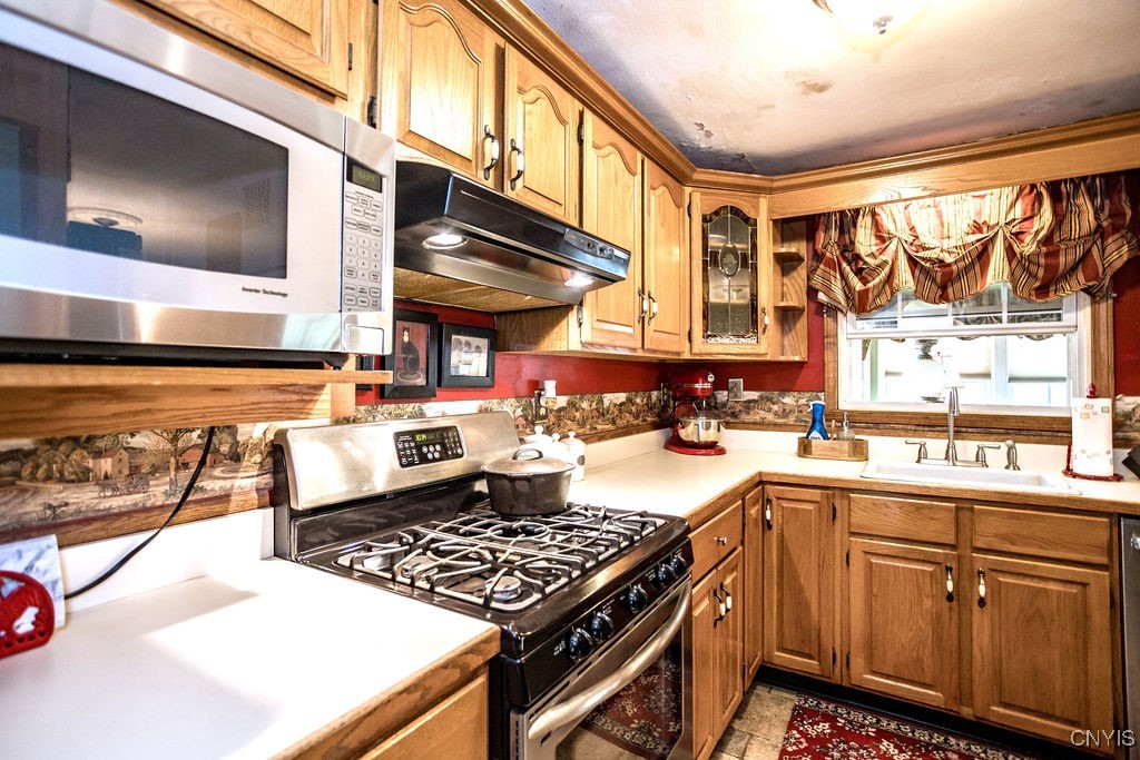 4286 Old Meadow Road Clay, NY 13041 - Photo 12 of 29