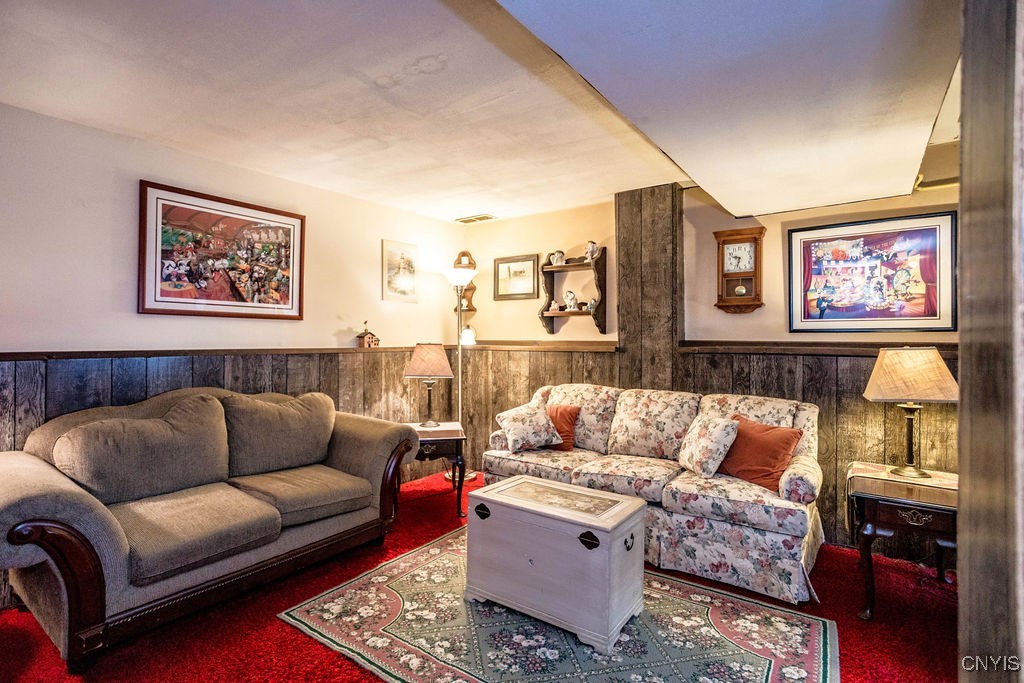 4286 Old Meadow Road Clay, NY 13041 - Photo 23 of 29