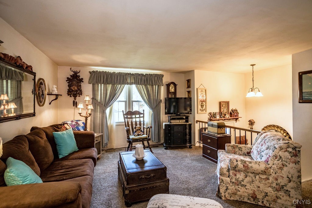 4286 Old Meadow Road Clay, NY 13041 - Photo 7 of 29