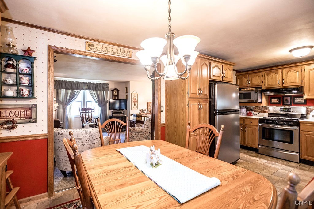 4286 Old Meadow Road Clay, NY 13041 - Photo 9 of 29