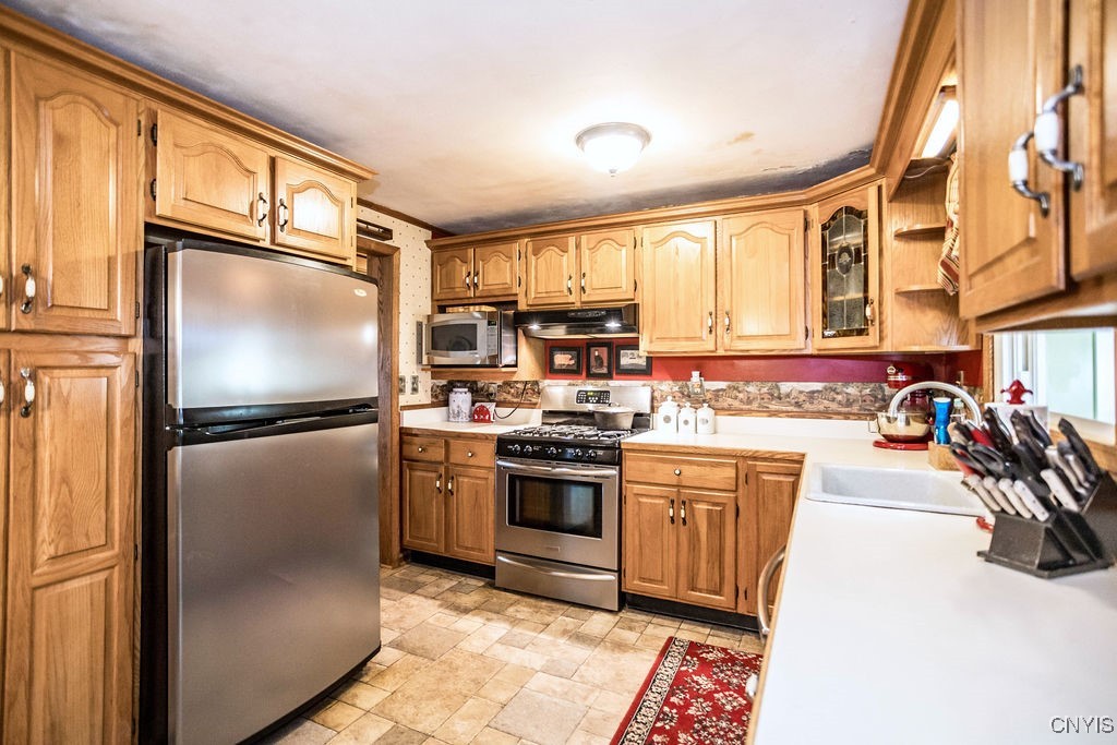 4286 Old Meadow Road Clay, NY 13041 - Photo 10 of 29