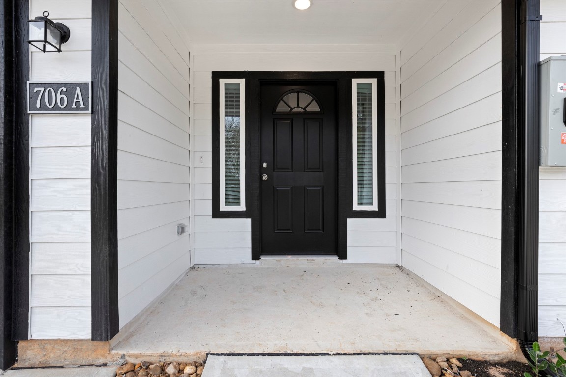 706 Universal Street Navasota, TX 77868 - Photo 4 of 40