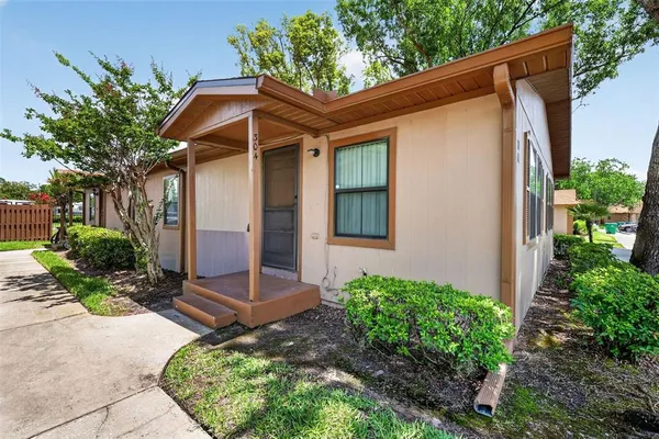 $179,000 | 304 Eron Way, Unit 2, Winter Garden, FL 34787