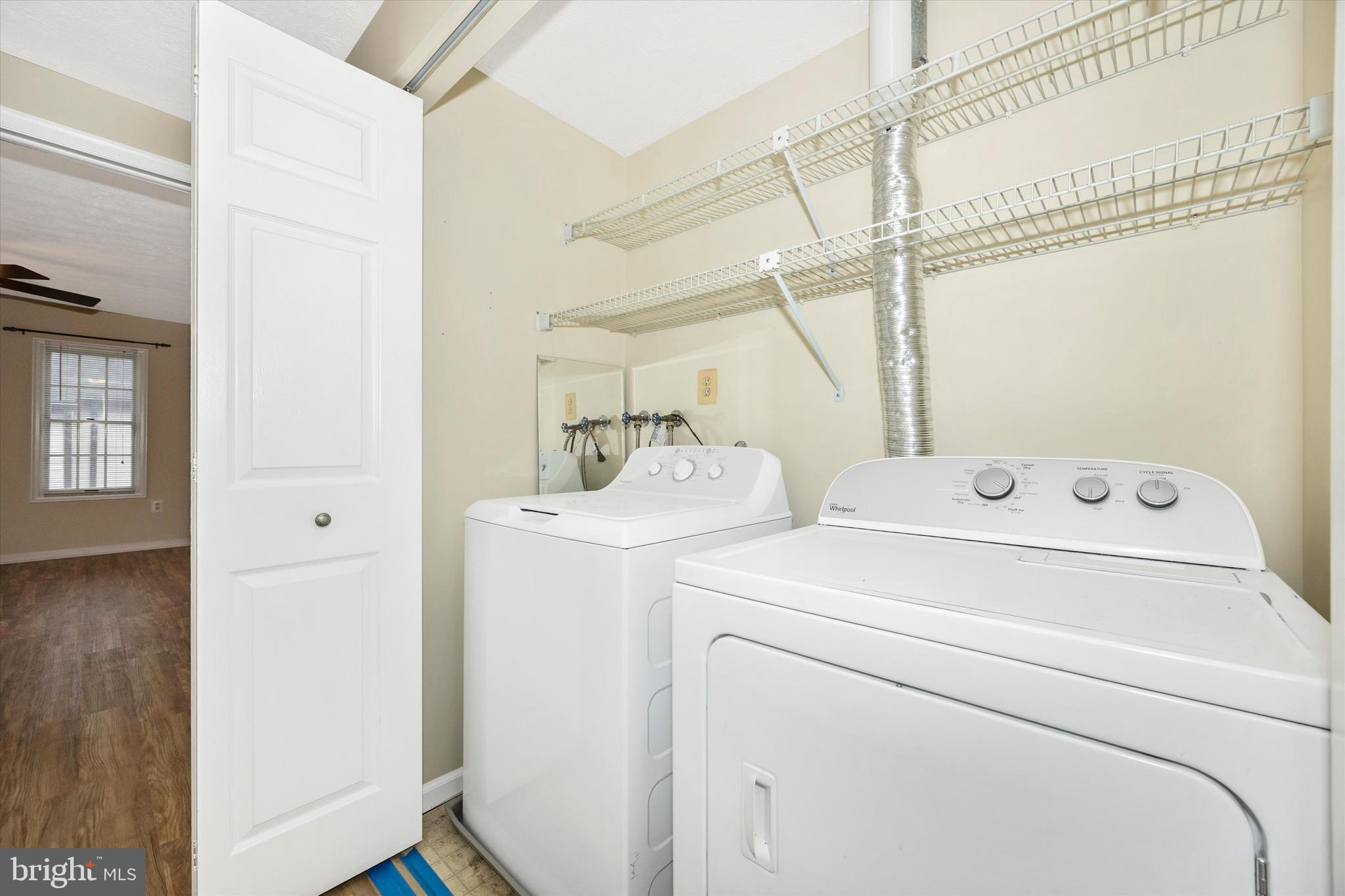 813 Stratford Way, Unit J Frederick, MD 21701 - Photo 12 of 25 Washer and dryer