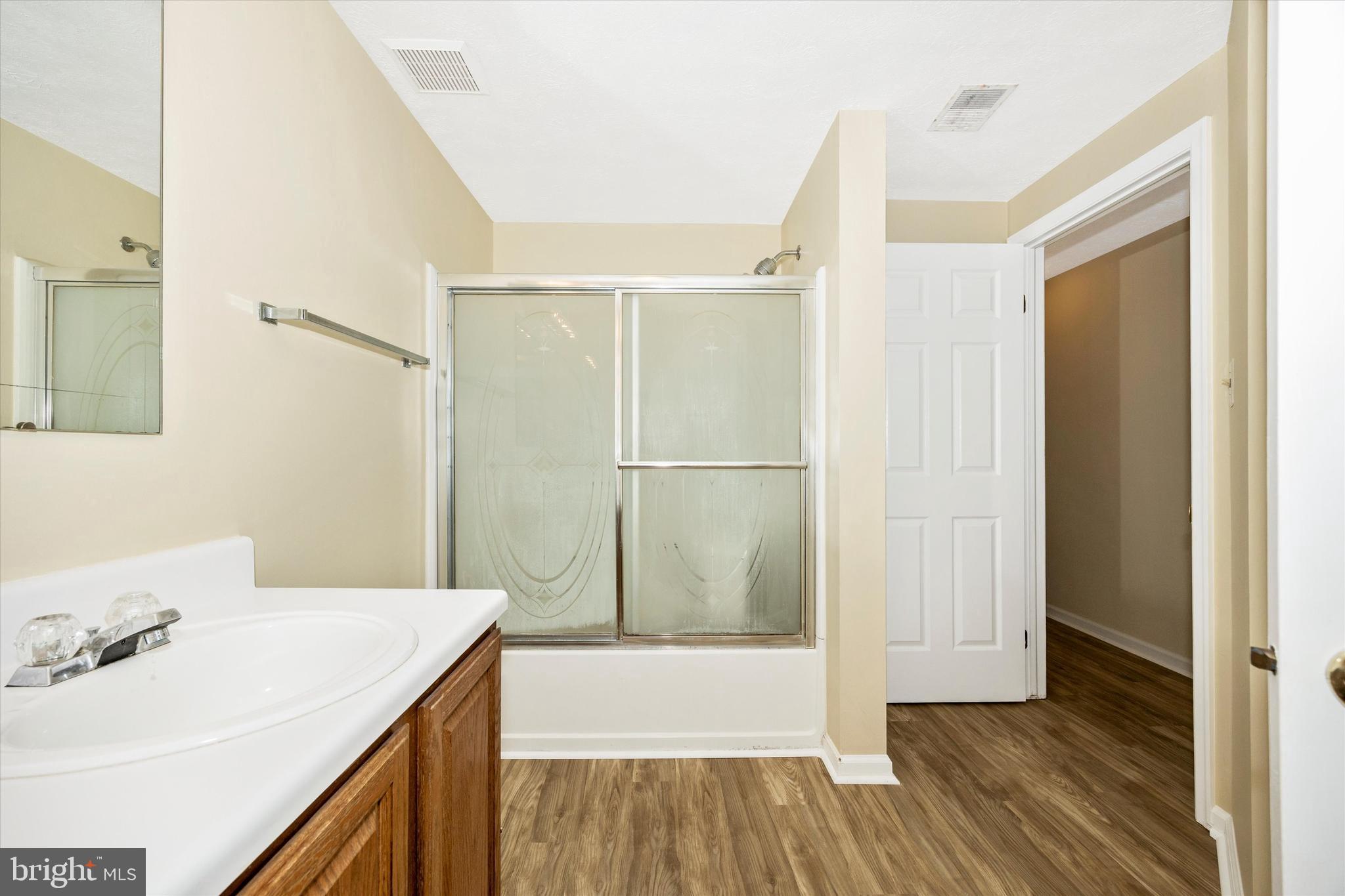 813 Stratford Way, Unit J Frederick, MD 21701 - Photo 19 of 25 Hall bath (toilet will be back in place)