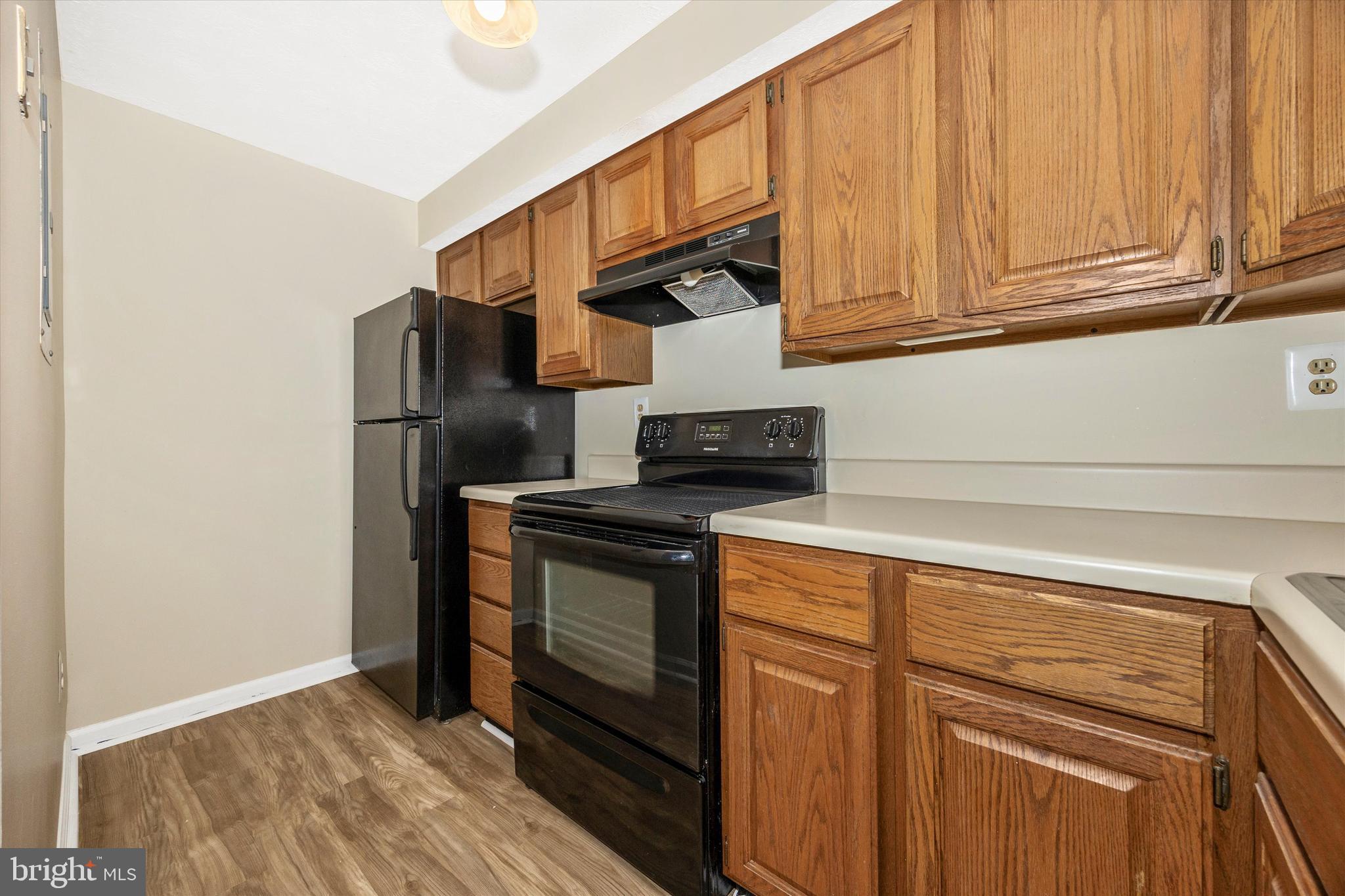 813 Stratford Way, Unit J Frederick, MD 21701 - Photo 10 of 25 Kitchen