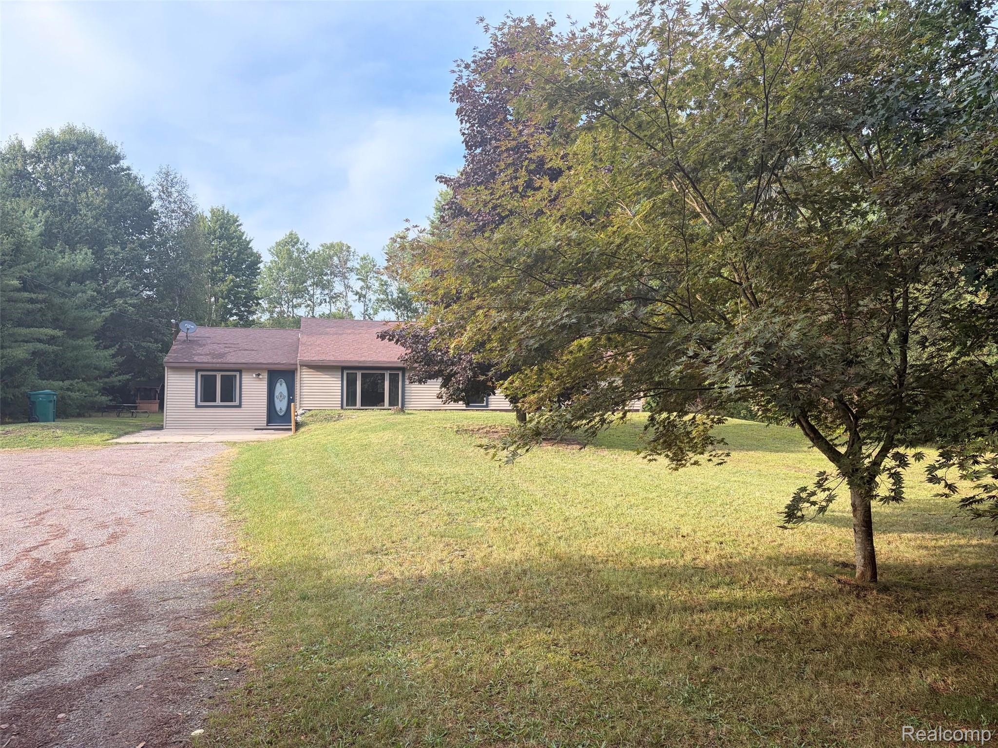 1452 West Isabella Road Midland, MI 48640 - Photo 2 of 31 002_beyc6a9ef57a57ec6.jpg