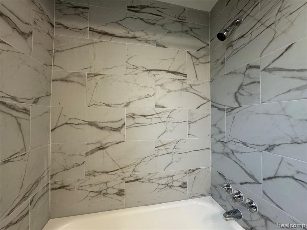 2452 Earlmont Road Berkley, MI 48072 - Photo 13 of 23 Gallery Image 13