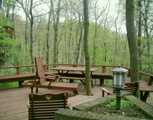 122 Berwyn Road Pittsburgh, PA 15237 - Photo 8 of 8 Patio/Deck.