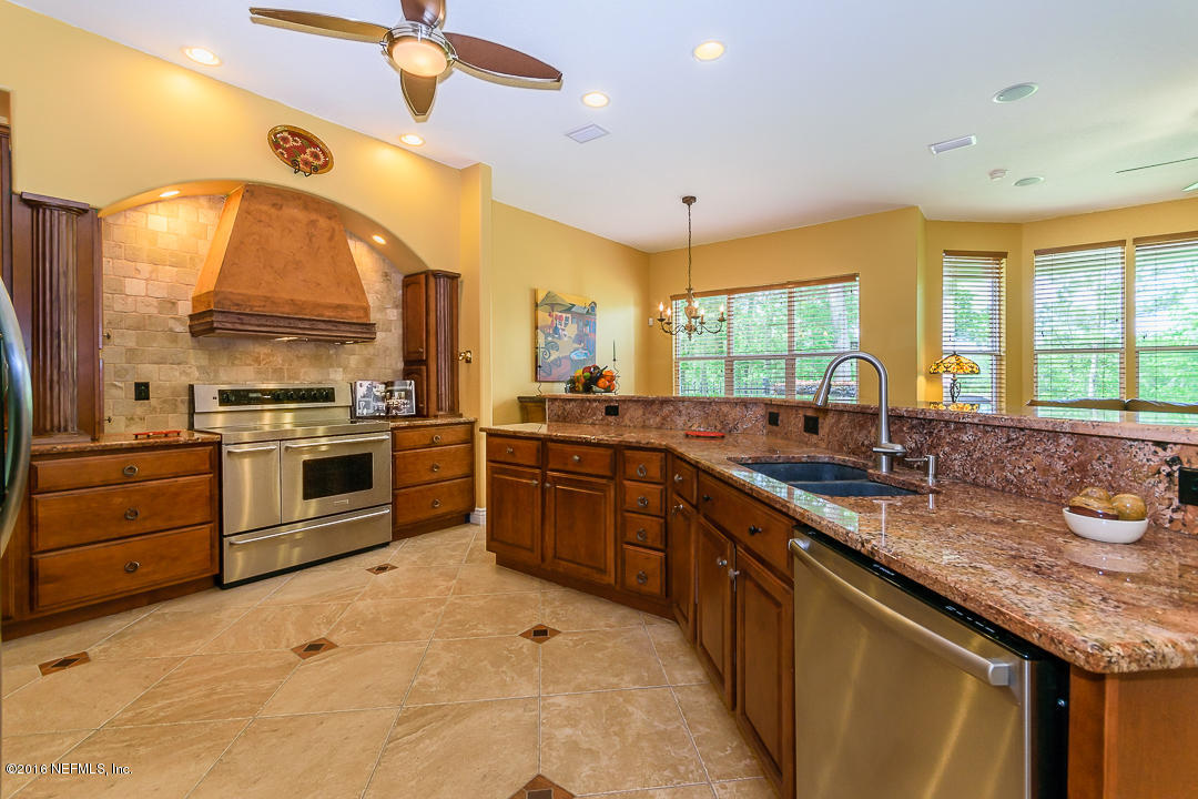 2516 Crooked Creek Point Road Middleburg, FL 32068 - Photo 10 of 28 Gourmet Kitchen