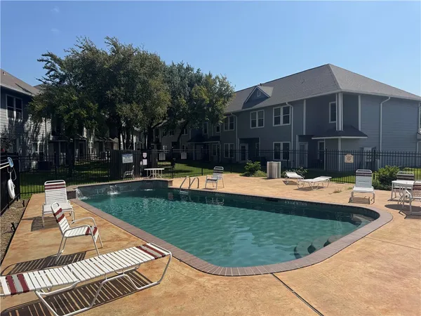 $1,700 | 1235 Canyon Creek Circle, College Station, TX 77840