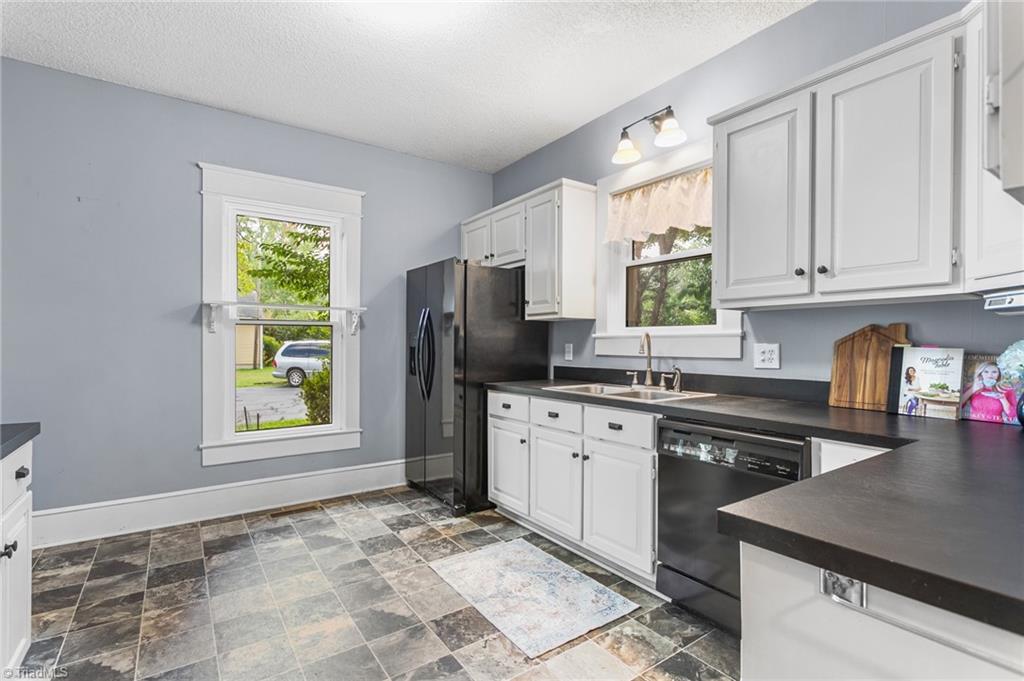 104 East Wilson Street Mebane, NC 27302 - Photo 15 of 49