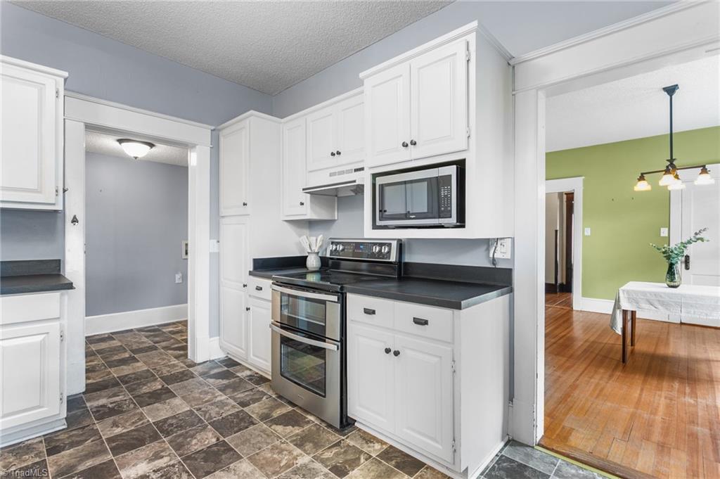 104 East Wilson Street Mebane, NC 27302 - Photo 16 of 49