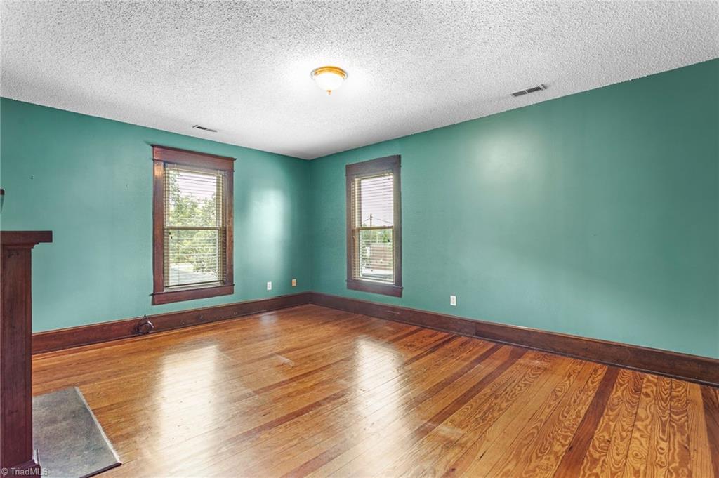 104 East Wilson Street Mebane, NC 27302 - Photo 26 of 49