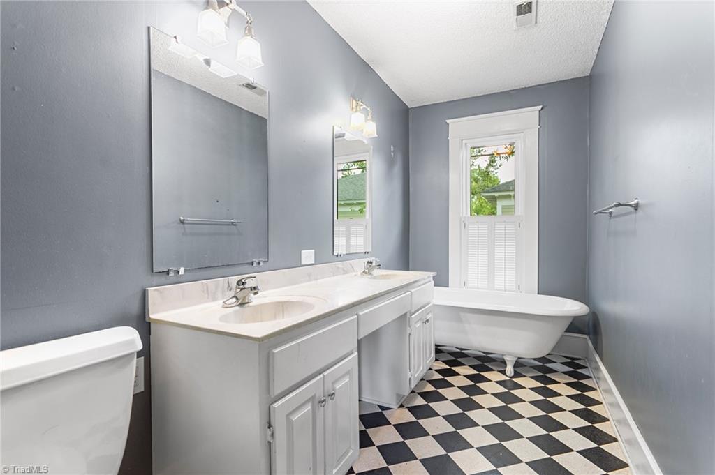 104 East Wilson Street Mebane, NC 27302 - Photo 33 of 49