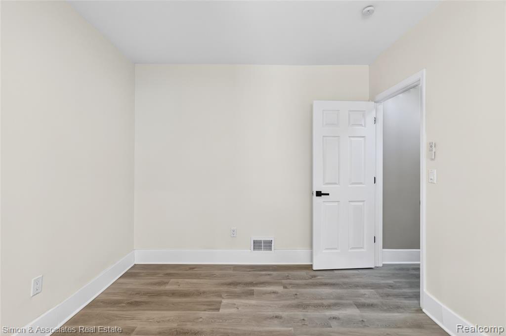 5019 Maple Street Dearborn, MI 48126 - Photo 20 of 44