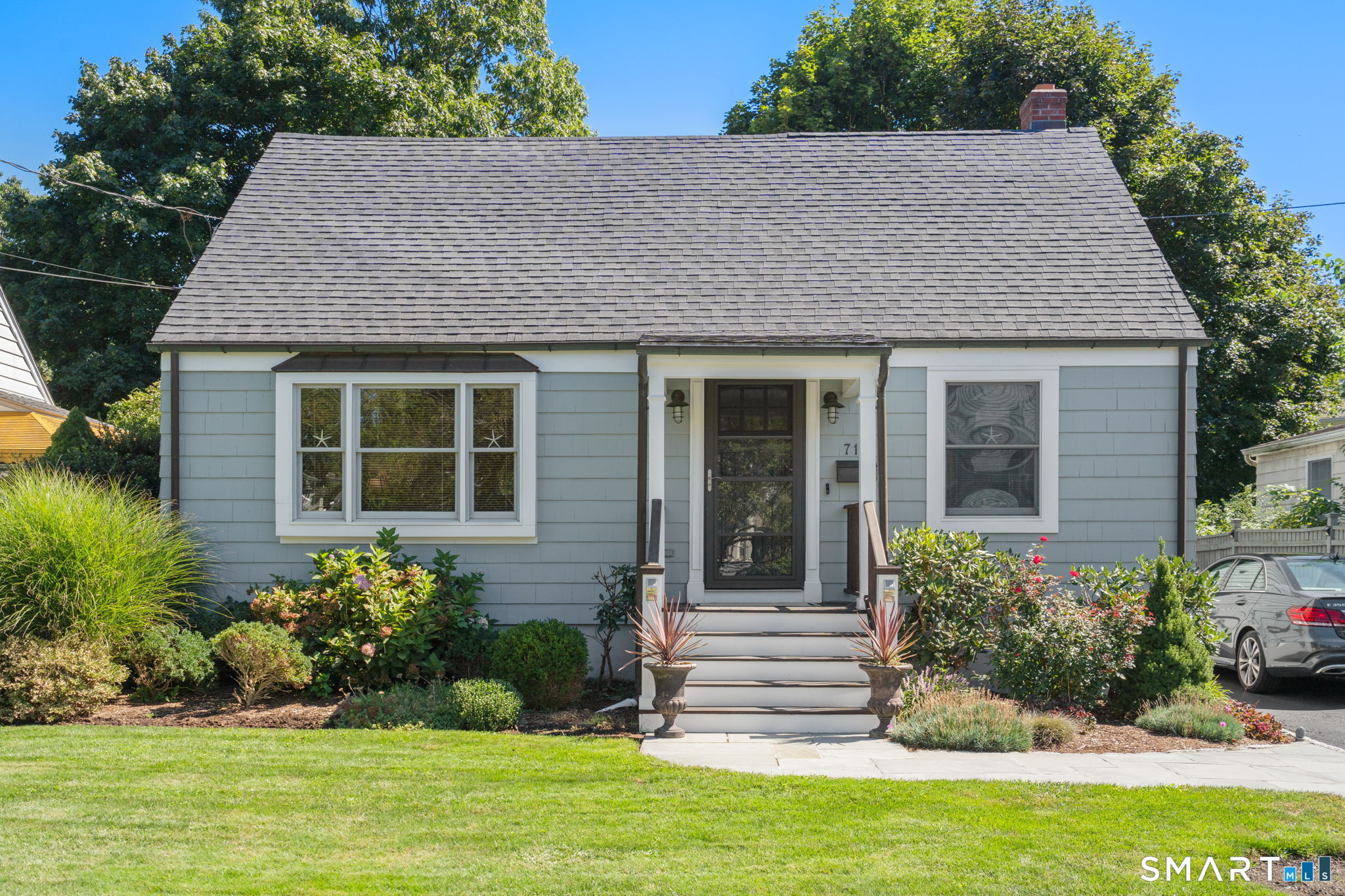 717 Riverside Drive Fairfield, CT 06824 - Photo 2 of 37 Gallery Image 2