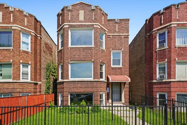 $519,000 | 7959 South Essex Avenue, Chicago, IL 60617