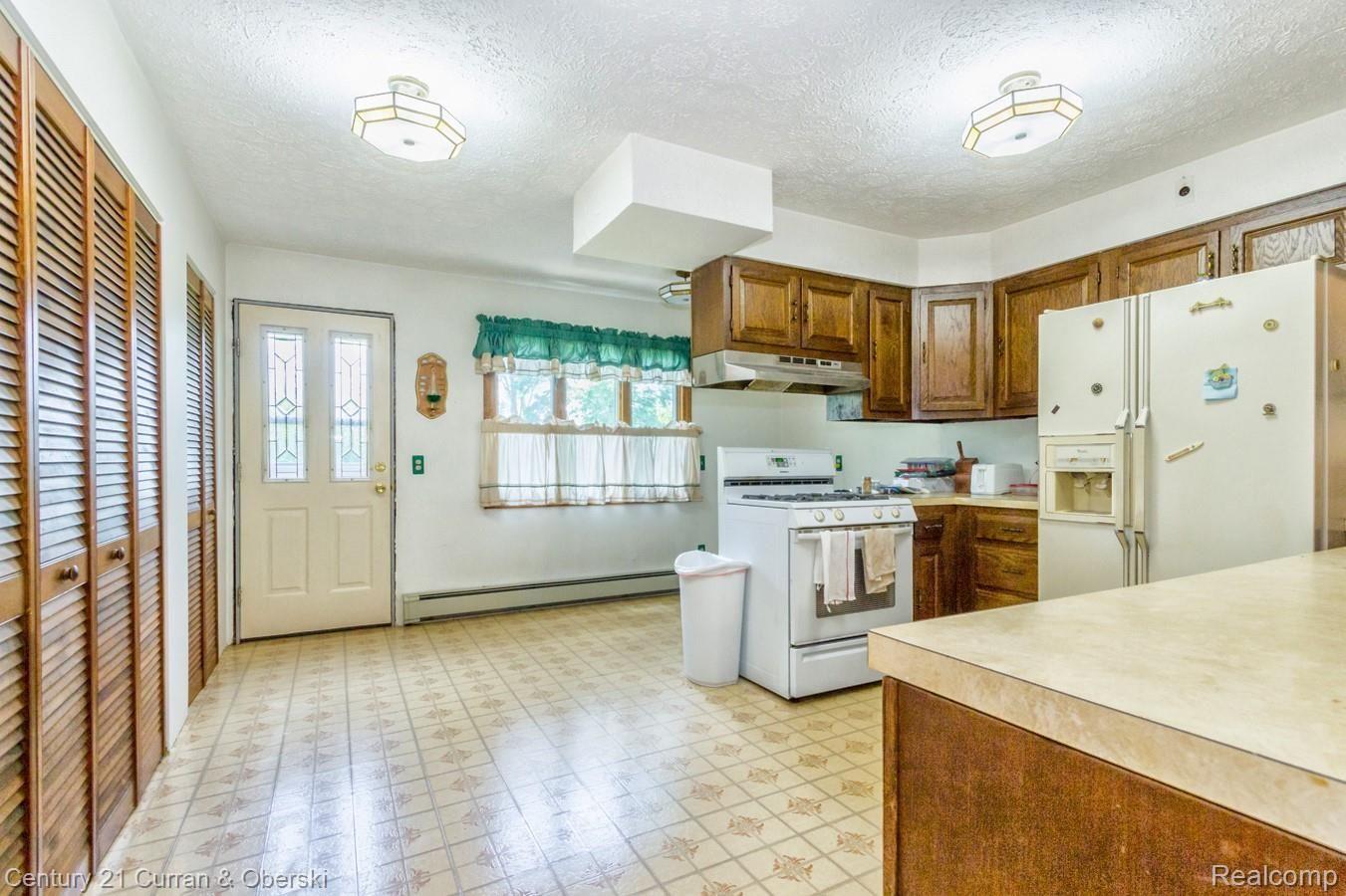 601 North Lotz Road Canton, MI 48187 - Photo 10 of 32 10.jpg