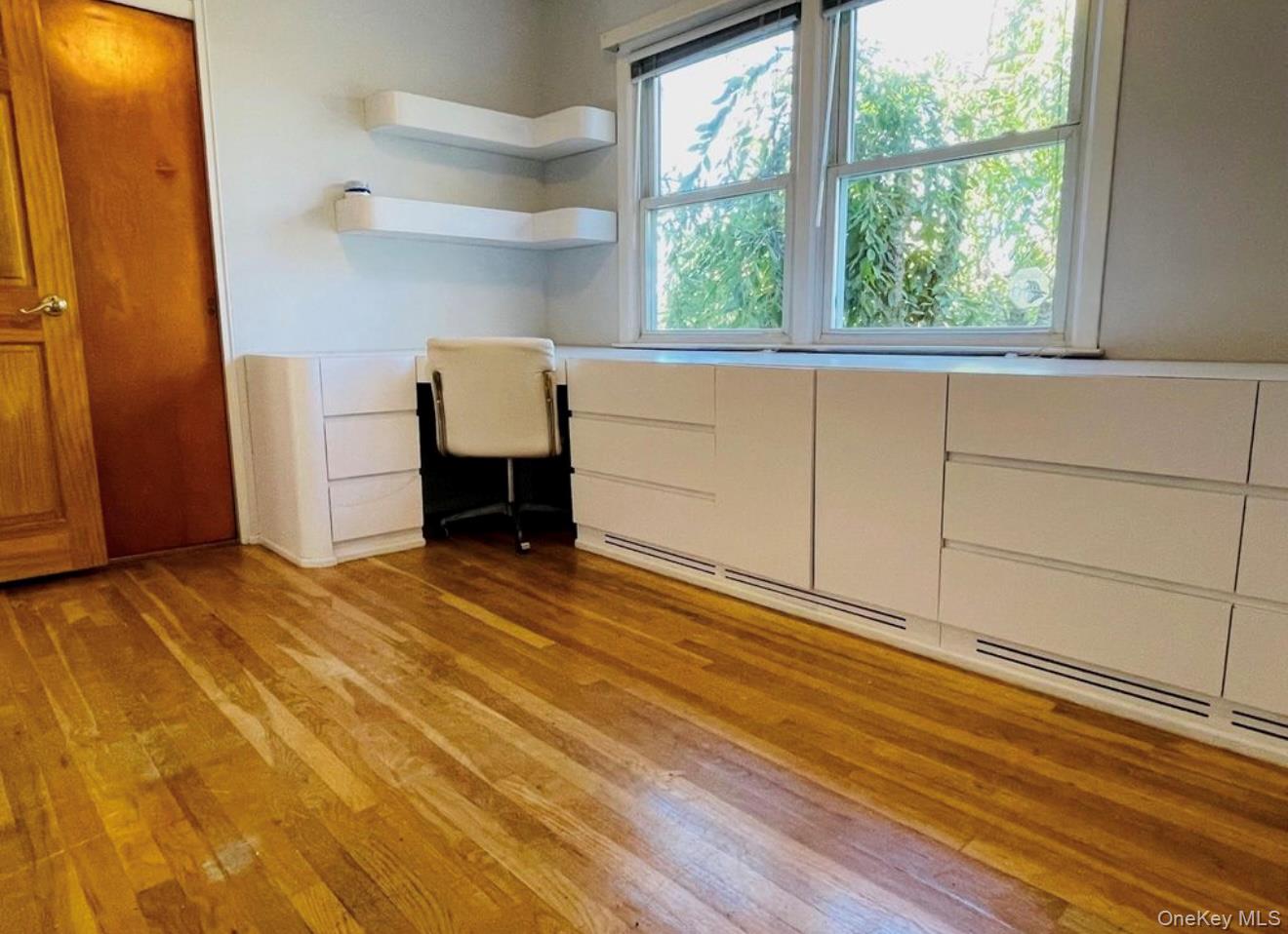 5 Eaton Road Syosset, NY 11791 - Photo 16 of 19