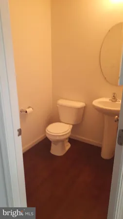 $2,025 | 712 Admiral's Quay Drive, Mechanicsburg, PA 17050