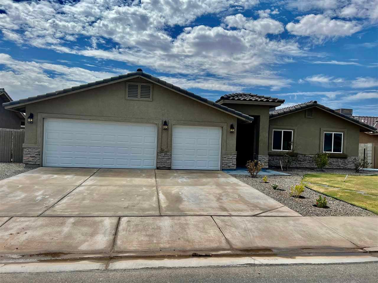 7693 East 41st Road Yuma, AZ 85365 - Photo 1 of 21 Gallery Image 1