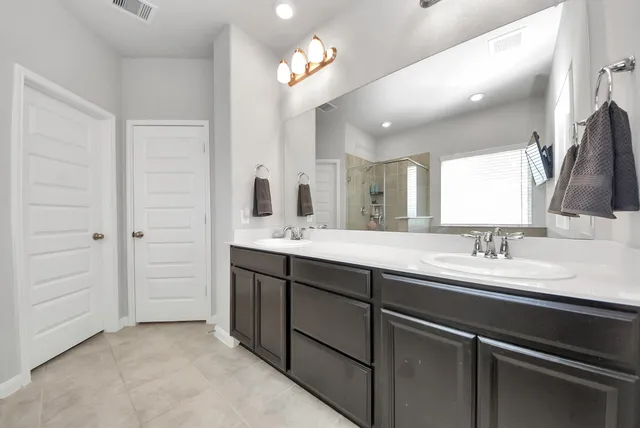 $415,000 | 930 Pismo Lane, Rosharon, TX 77583