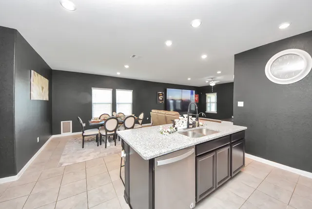 $415,000 | 930 Pismo Lane, Rosharon, TX 77583