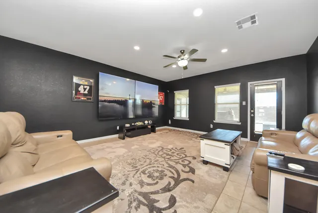 $415,000 | 930 Pismo Lane, Rosharon, TX 77583