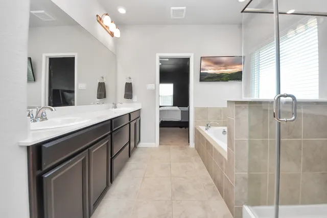 $415,000 | 930 Pismo Lane, Rosharon, TX 77583