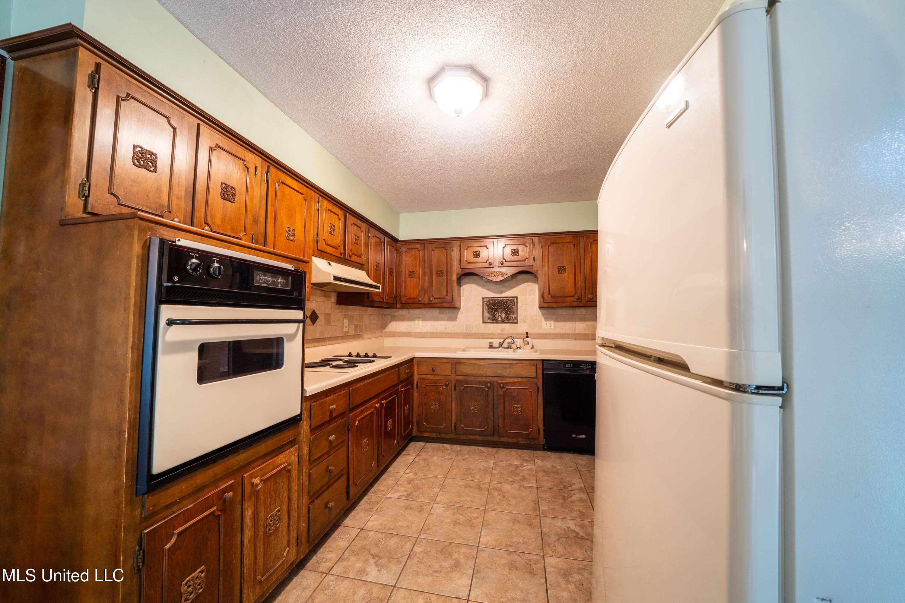 6333 Church Road Walls, MS 38680 - Photo 21 of 44 Kitchen -tile floor