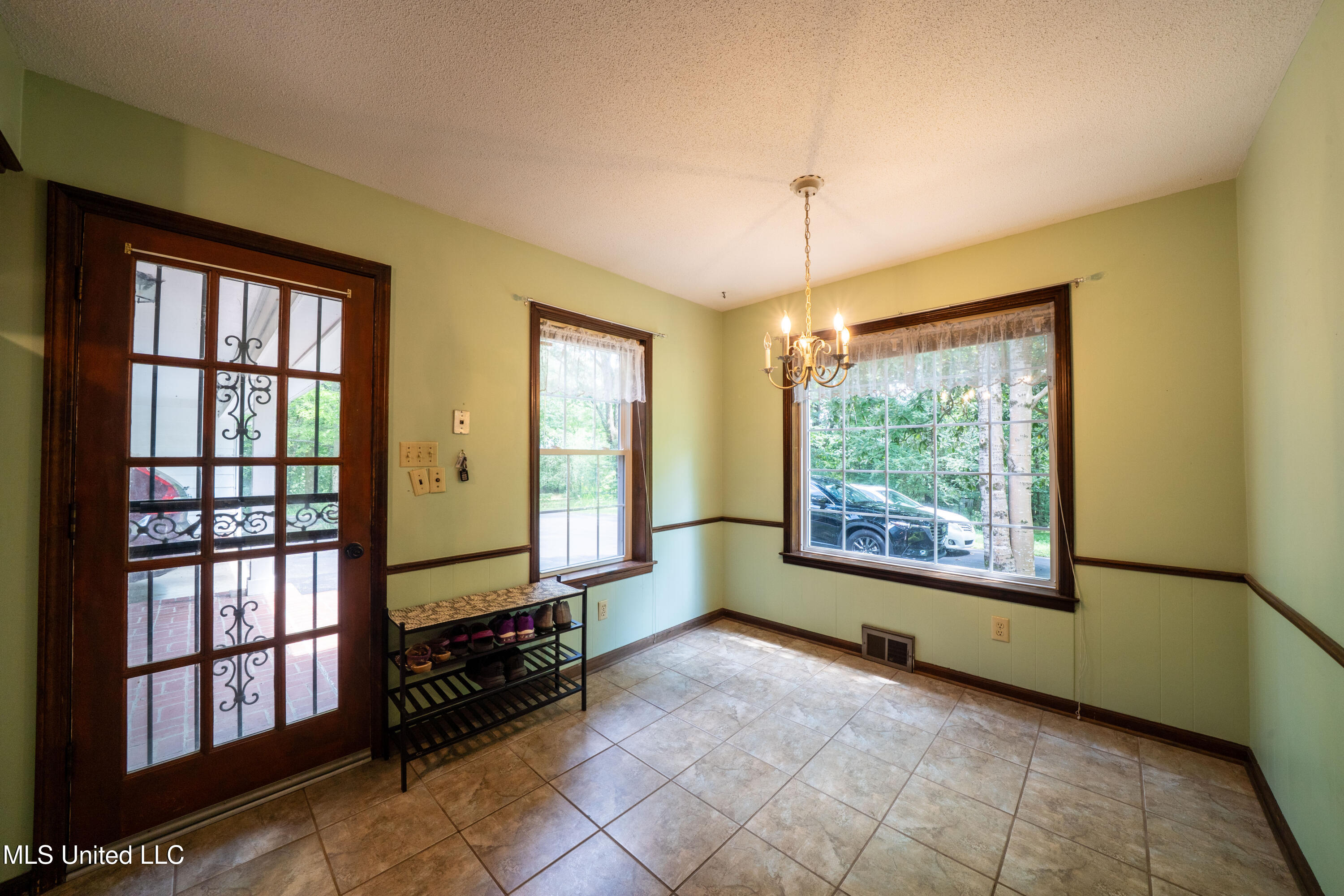 6333 Church Road Walls, MS 38680 - Photo 22 of 44 Breakfast room
