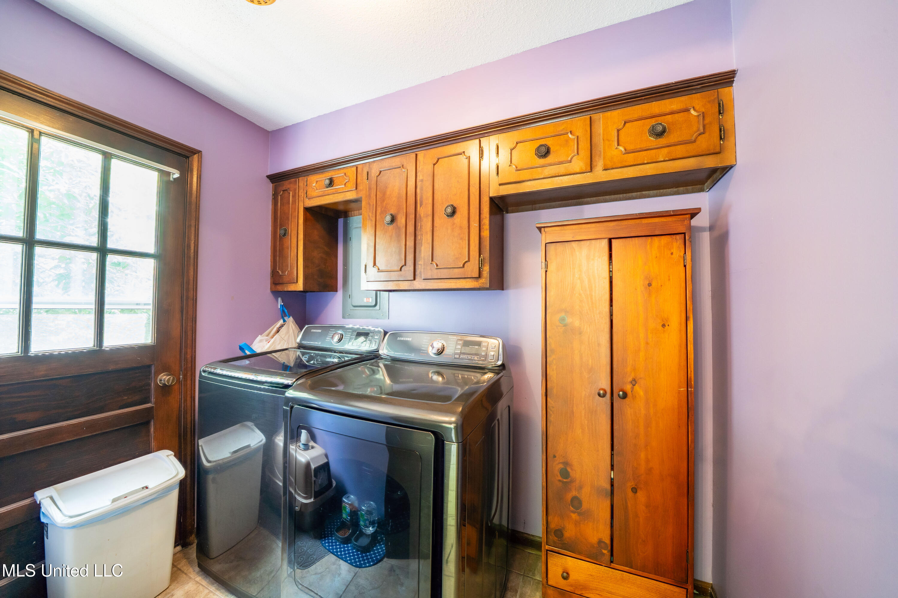 6333 Church Road Walls, MS 38680 - Photo 23 of 44 Laundry room