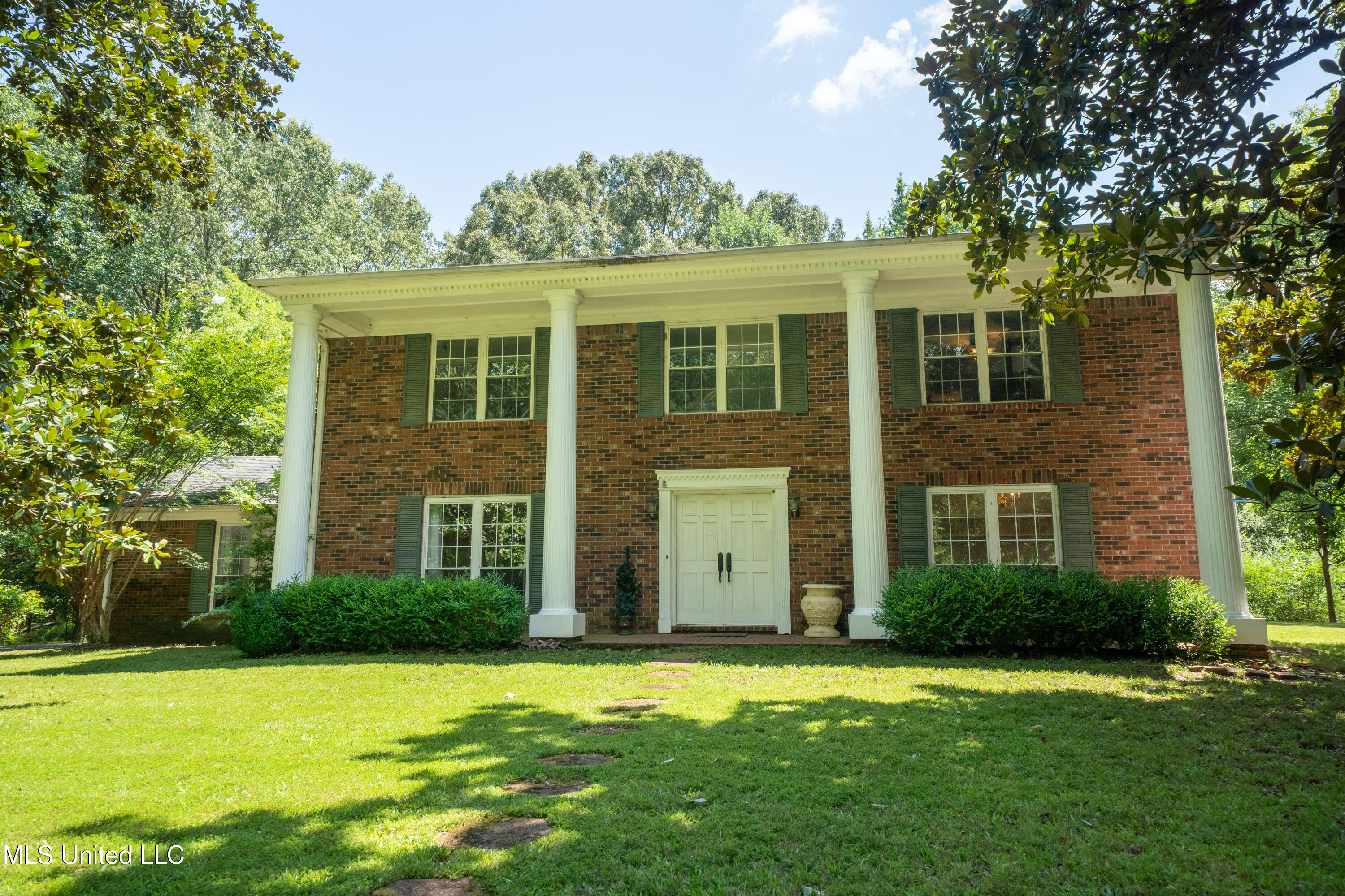 6333 Church Road Walls, MS 38680 - Photo 3 of 44 Double-door front entry