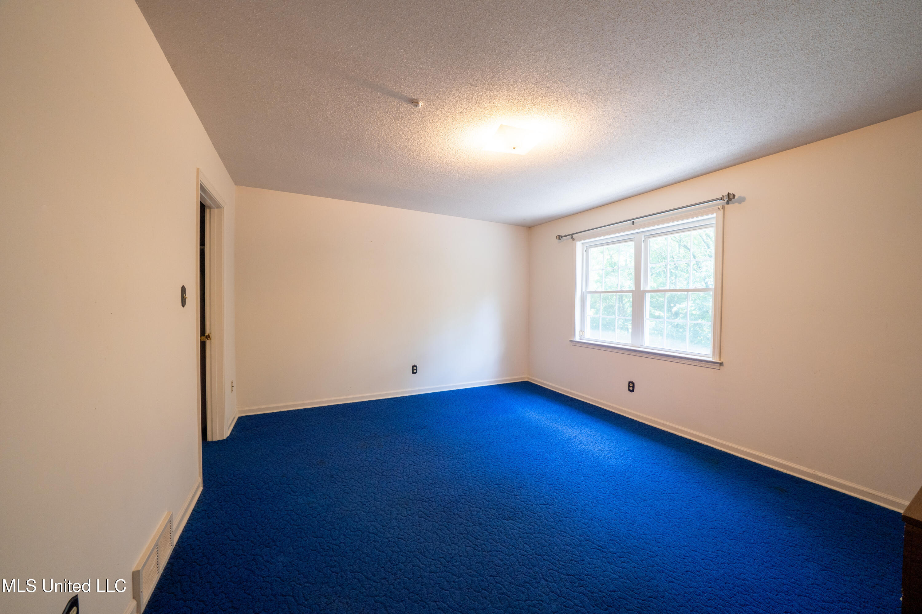 6333 Church Road Walls, MS 38680 - Photo 35 of 44 All bedrooms have walk-in clos