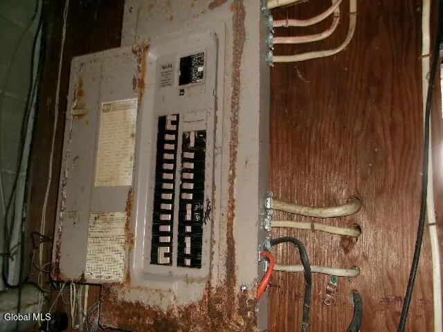 $279,900 | 1958 Putnam Road, Rotterdam, NY 12306