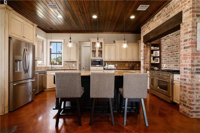 $749,000 | 123 Columns Drive, Alexandria, LA 71303