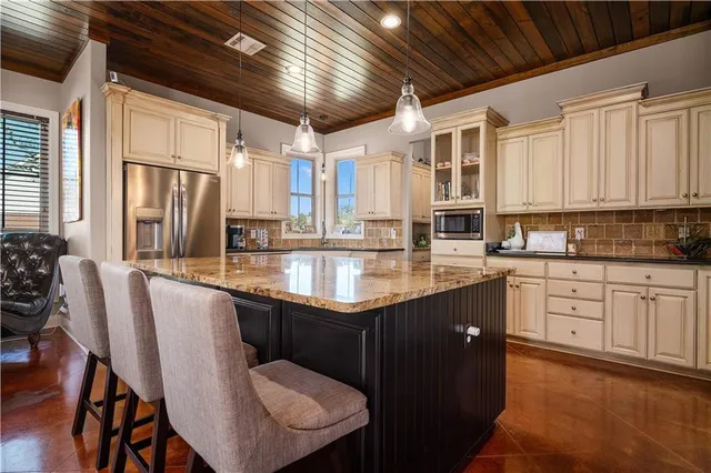 $749,000 | 123 Columns Drive, Alexandria, LA 71303