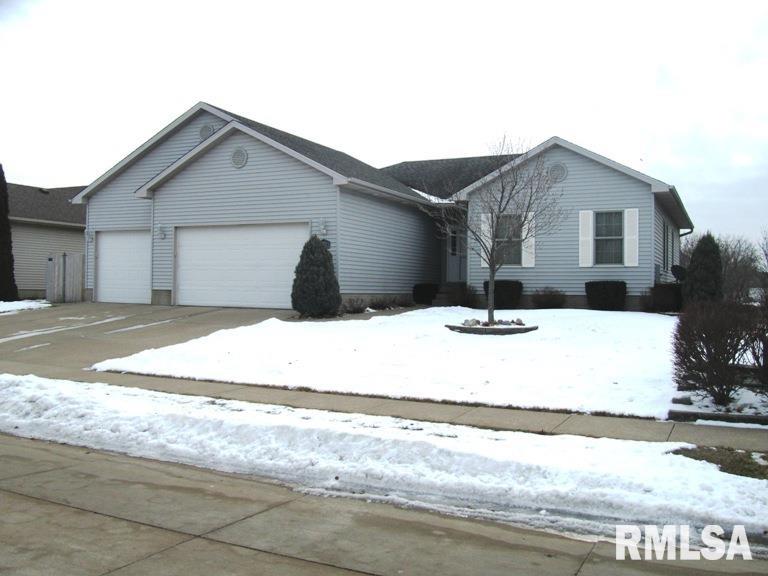 3855 Raleigh Avenue Bettendorf, IA 52722 - Photo 2 of 20 Gallery Image 2