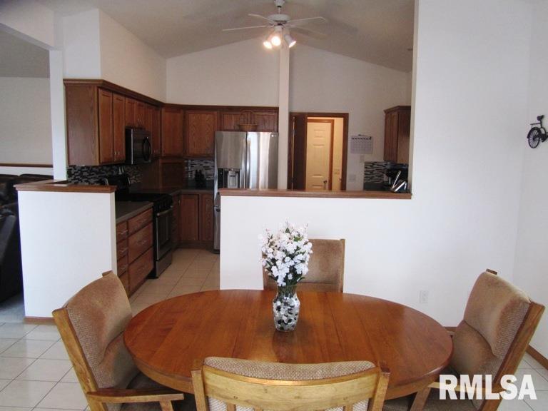 3855 Raleigh Avenue Bettendorf, IA 52722 - Photo 6 of 20 Gallery Image 6