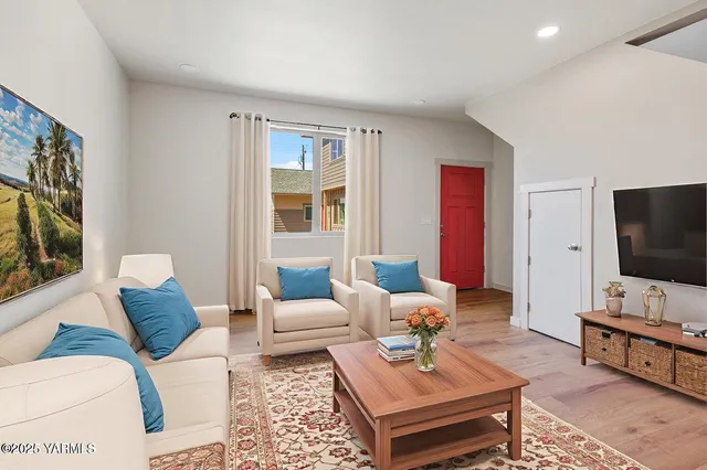 $265,000 | 801 South 16th Avenue, Unit 5, Yakima, WA 98902