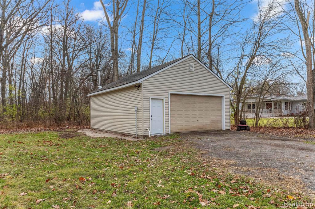 44601 Robson Road Belleville, MI 48111 - Photo 33 of 39