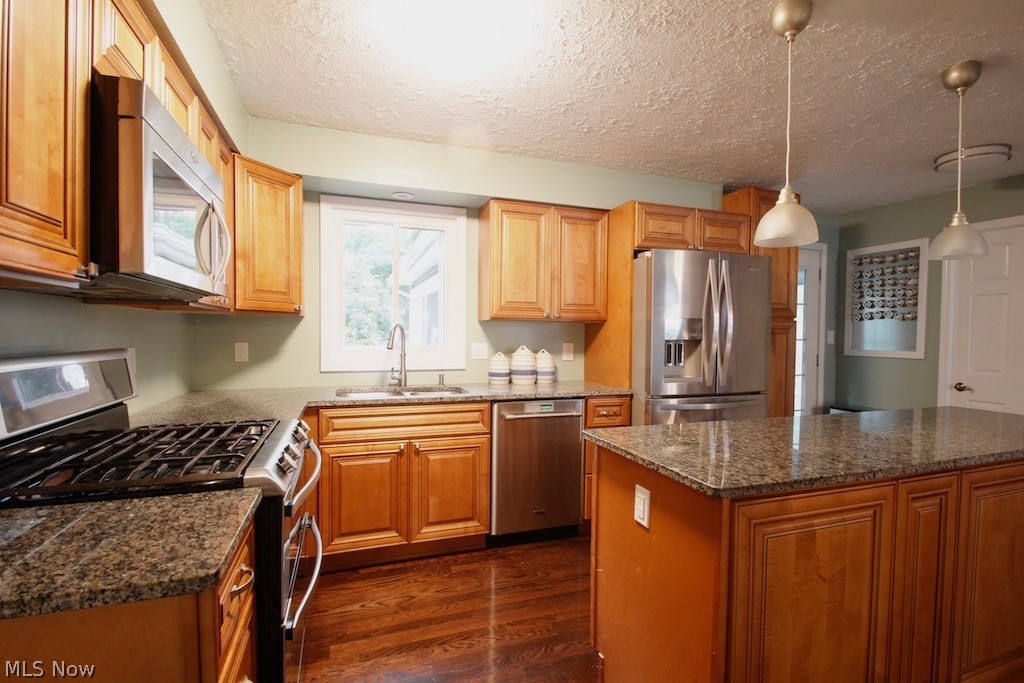 28207 Knickerbocker Road Bay Village, OH 44140 - Photo 7 of 34 Gallery Image 7