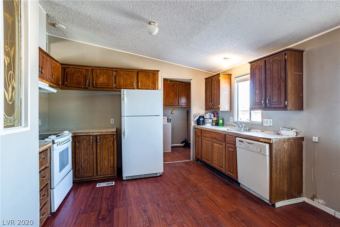 3480 Maple Road Pahrump, NV 89048 - Photo 3 of 18 Gallery Image 3