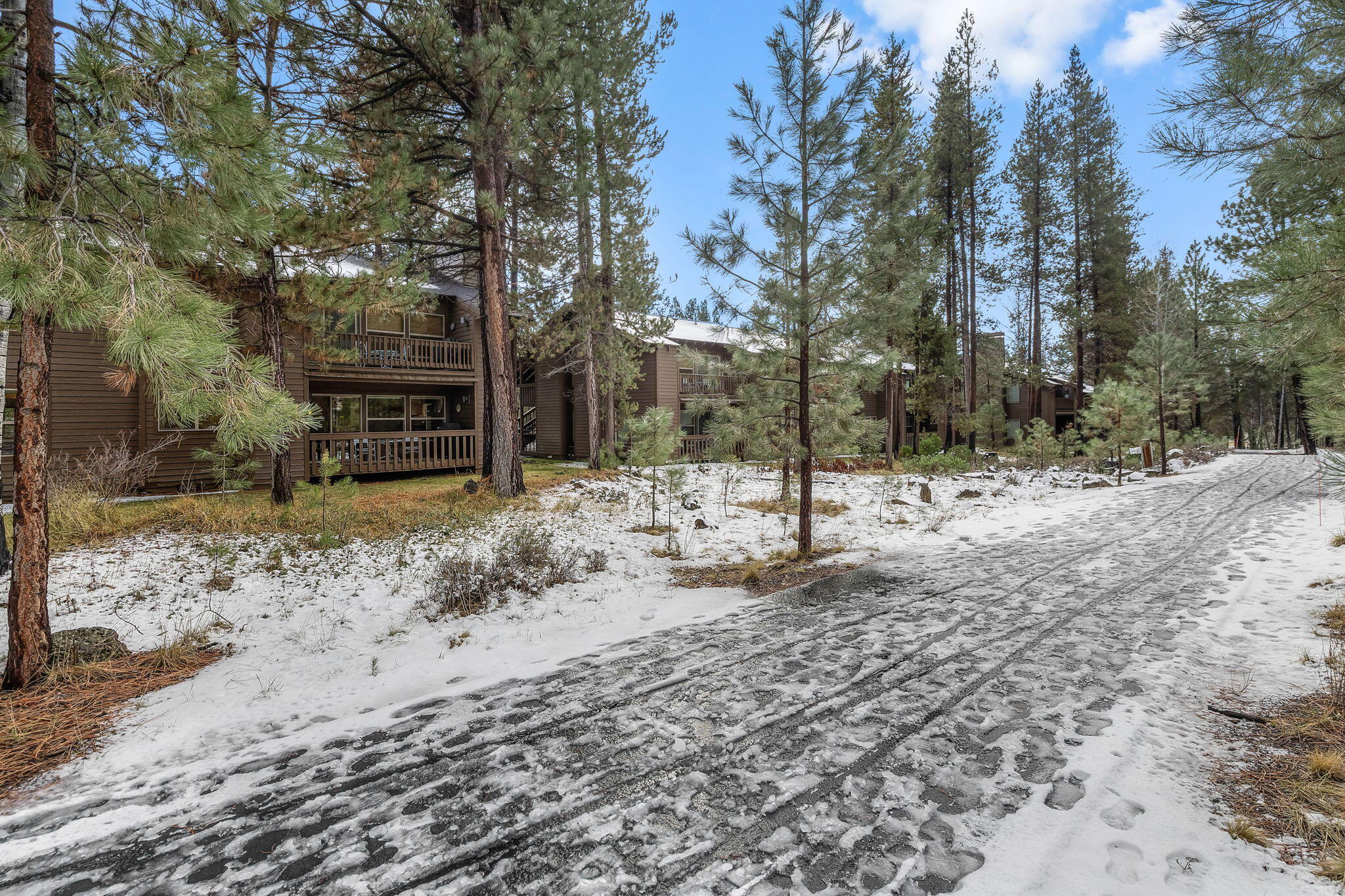 57373 Beaver Ridge Loop, Unit 27 Sunriver, OR 97707 - Photo 26 of 34 2025_12_22_57373_beaver_ridge_loop_unit2