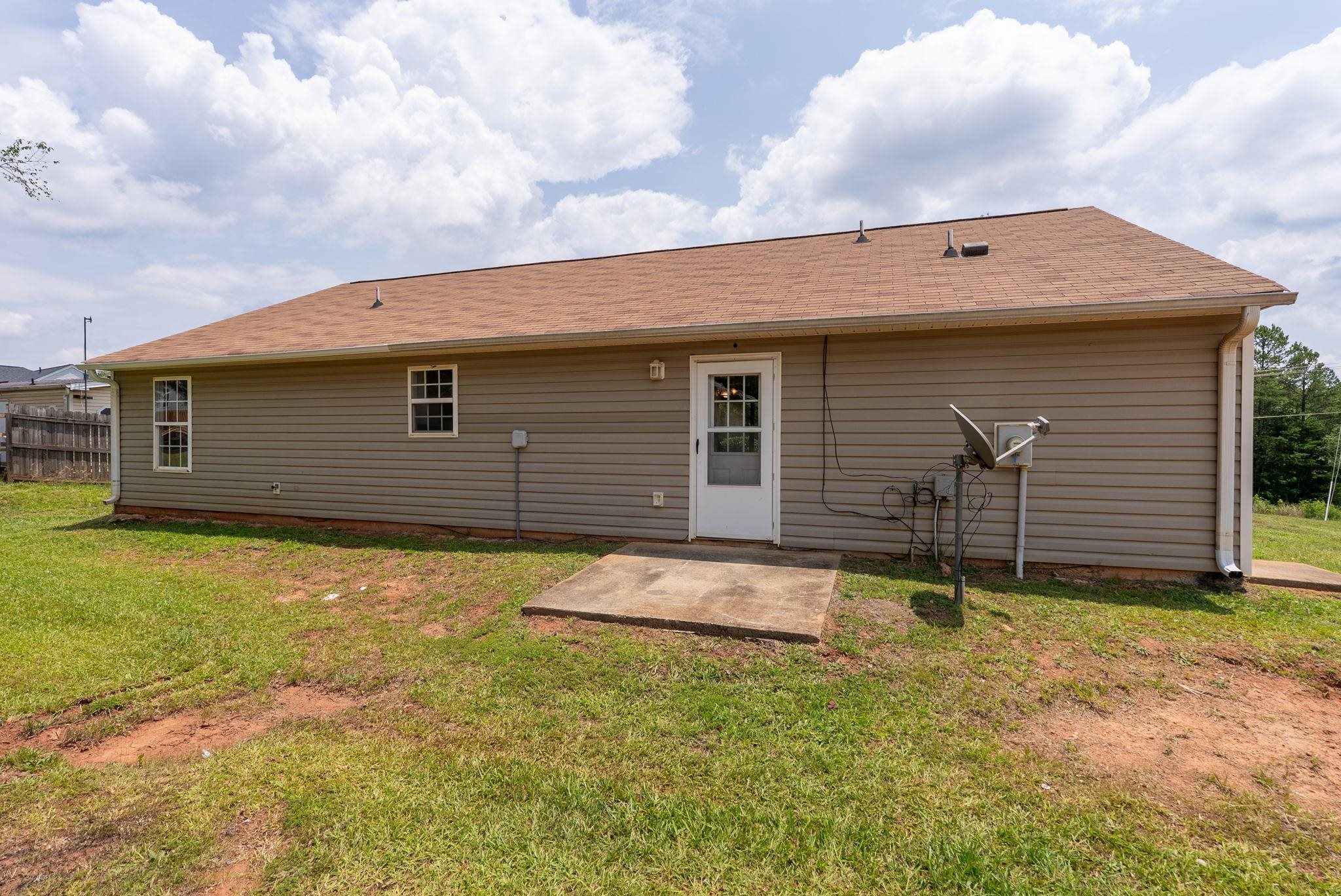 366 Edwards Road Duncan, SC 29365 - Photo 3 of 32 Gallery Image 3