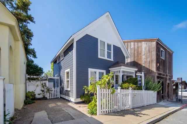 $1,250,000 | 224 16th Street, Pacific Grove, CA 93950
