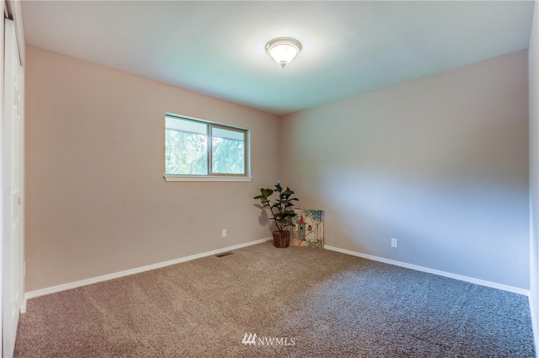 8629 196th Street Southwest Edmonds, WA 98026 - Photo 15 of 21