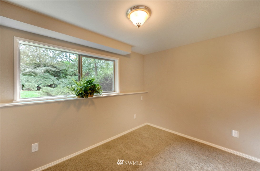 8629 196th Street Southwest Edmonds, WA 98026 - Photo 18 of 21