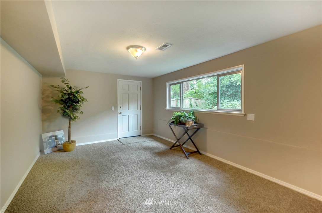 8629 196th Street Southwest Edmonds, WA 98026 - Photo 19 of 21